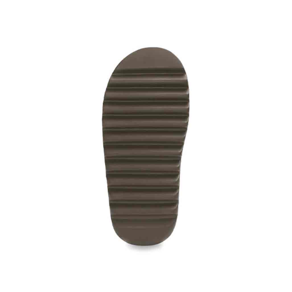 x Yeezy Slides Soot