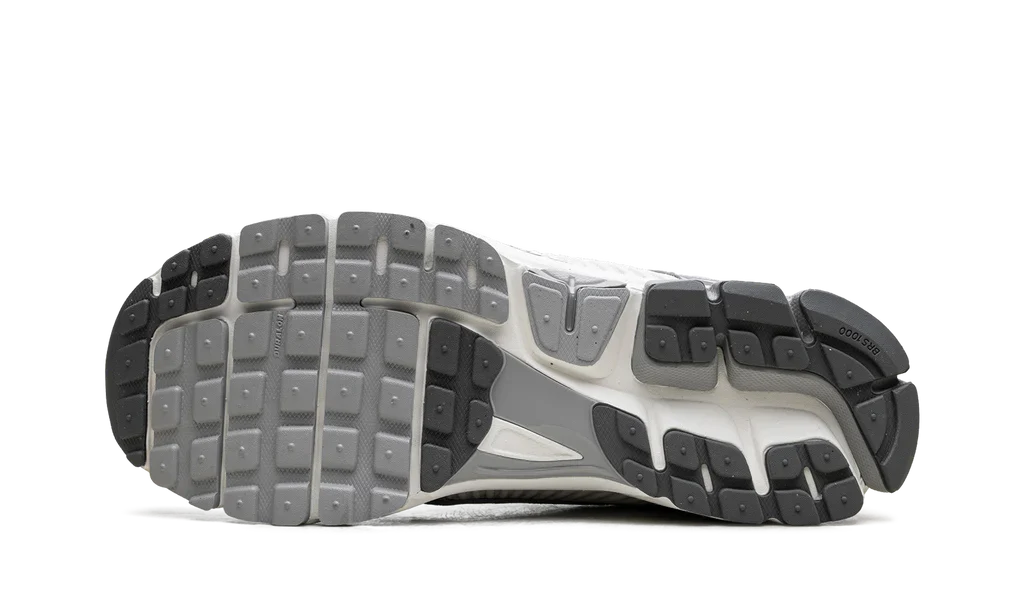 Zoom Vomero 5 Metallic Silver