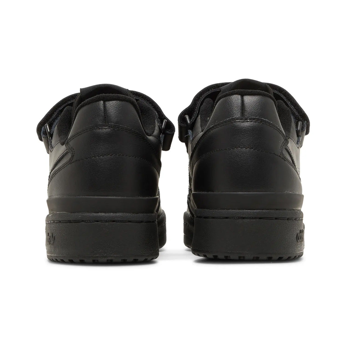 Forum Low Triple Black
