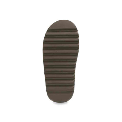 x Yeezy Slides Soot