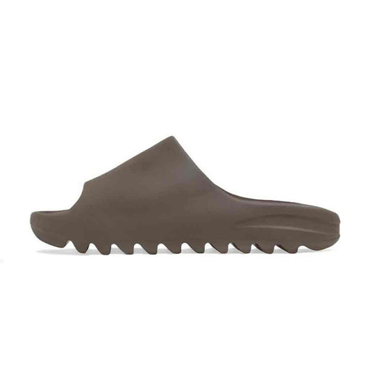 x Yeezy Slides Soot