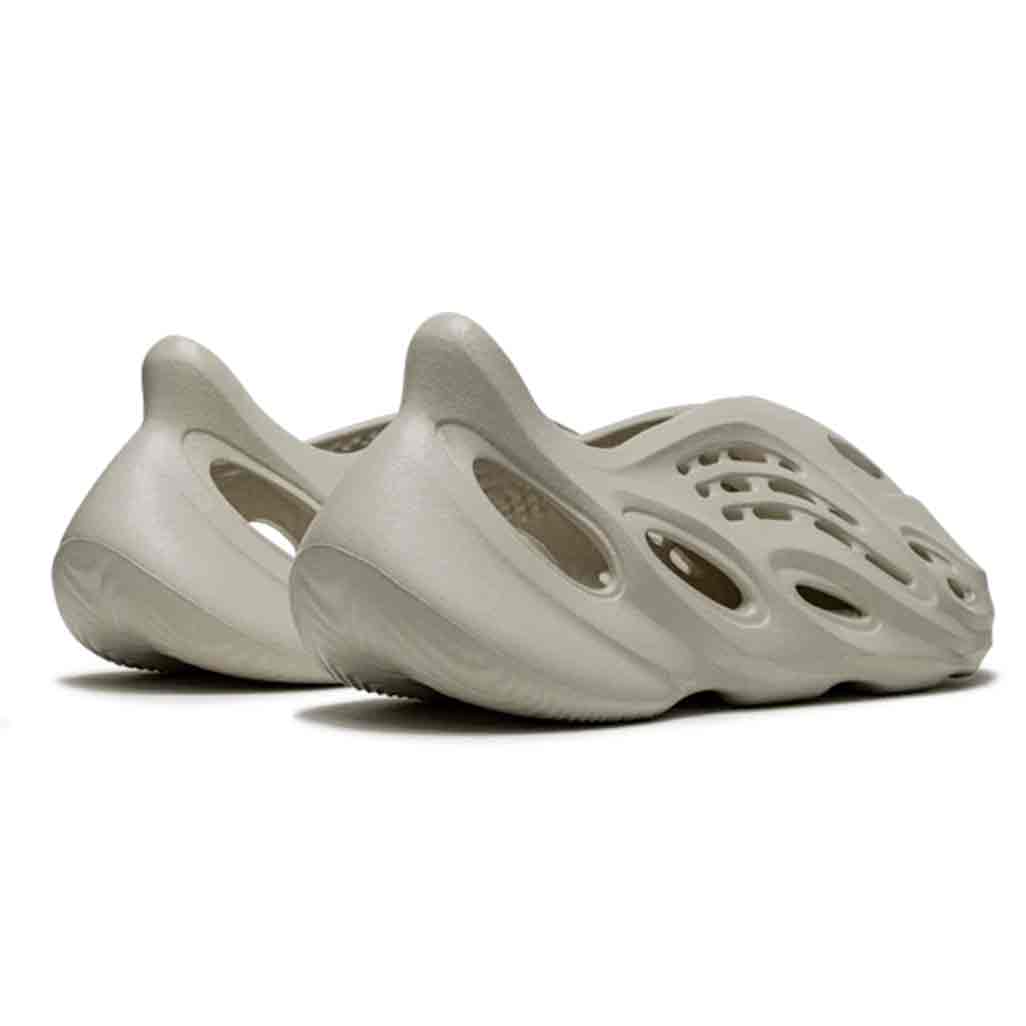 Yeezy Foam RNNR Sand