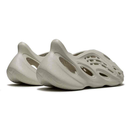 Yeezy Foam RNNR Sand