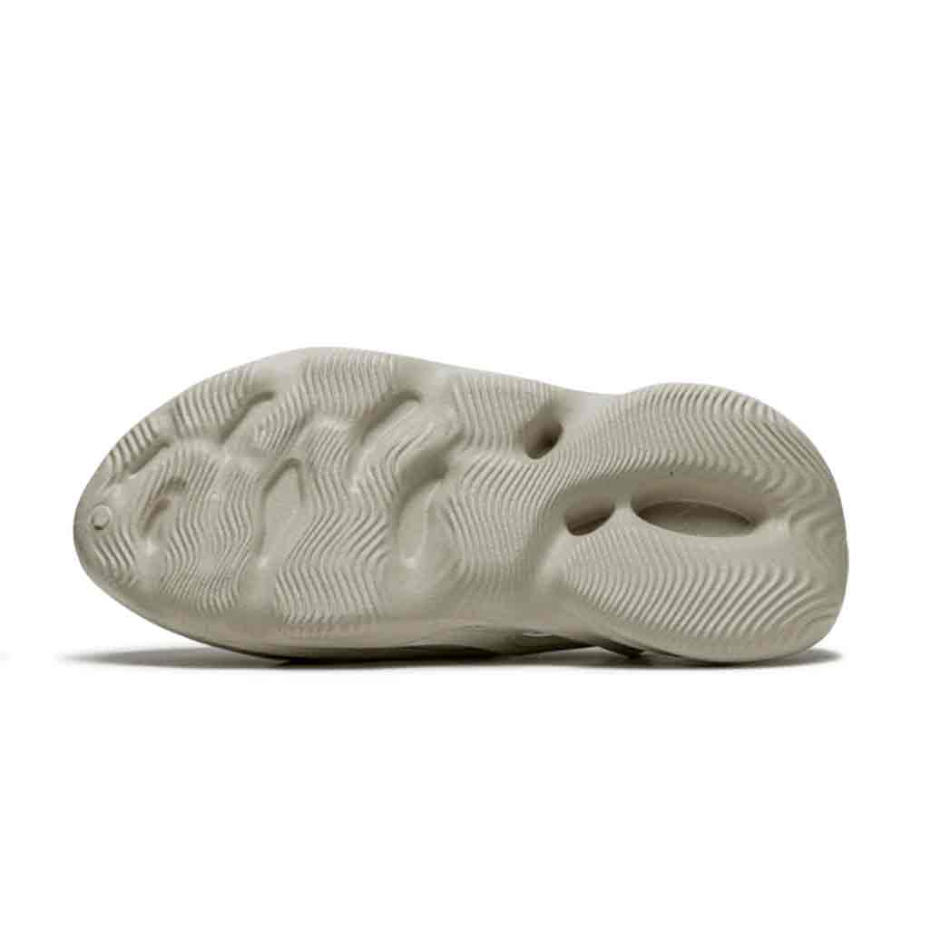 Yeezy Foam RNNR Sand