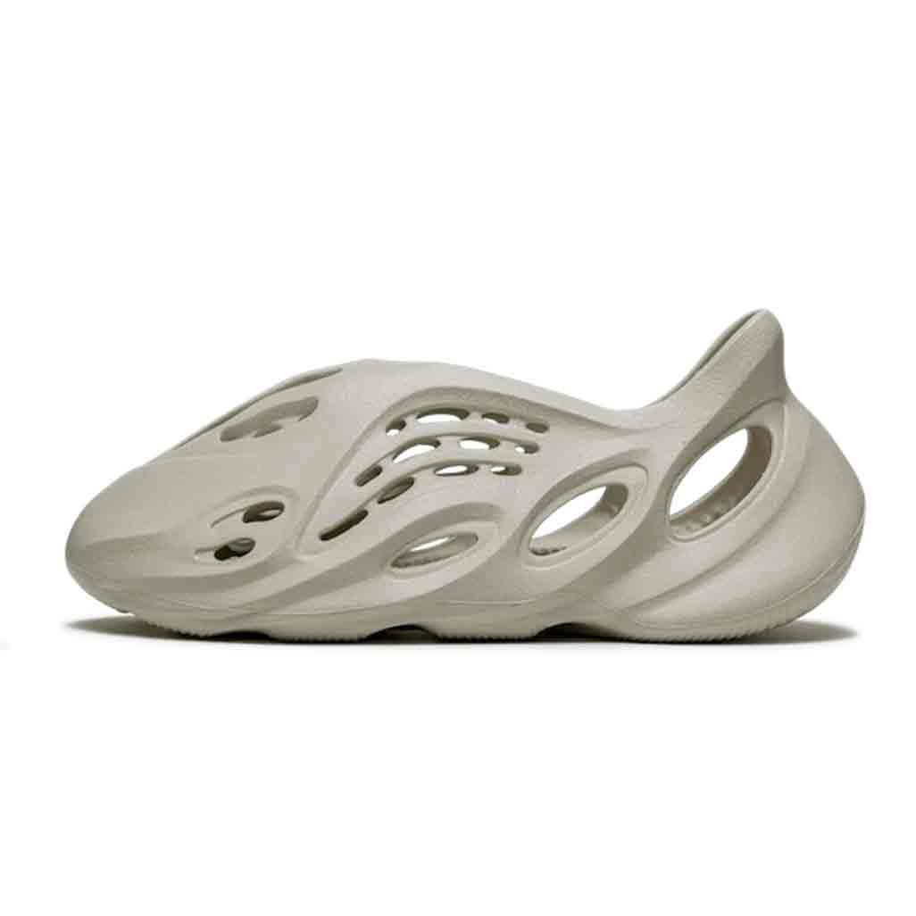 Yeezy Foam RNNR Sand