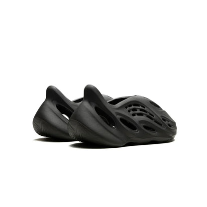 Yeezy Foam Runner 'Carbon'