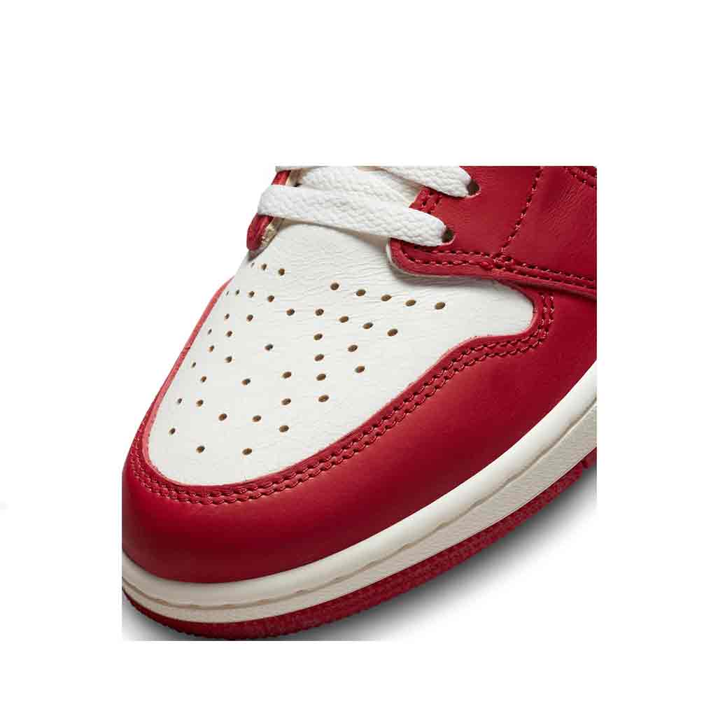 1 Retro High OG 'Chicago Lost & Found'