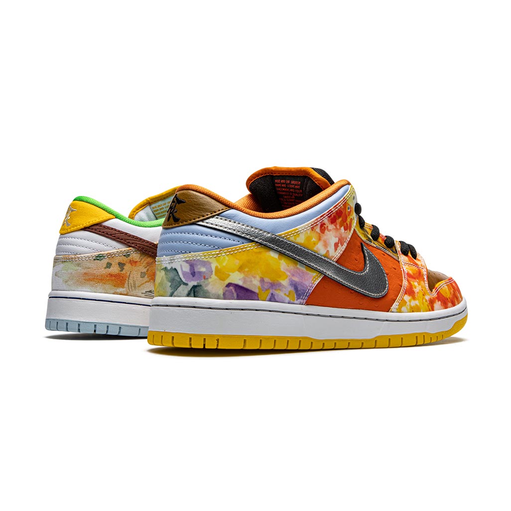 Nike SB Dunk Low Street Hawker 2021