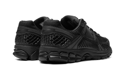 Zoom Vomero 5 Triple Black