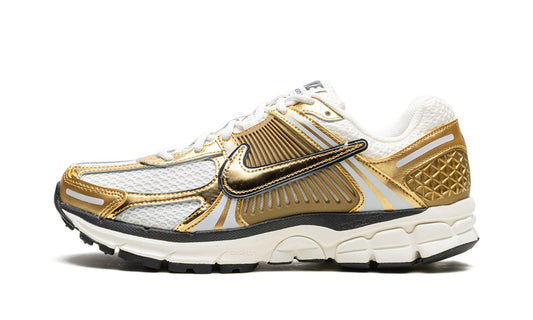 Zoom Vomero 5 Metallic Gold