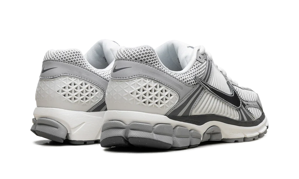 Zoom Vomero 5 Metallic Silver