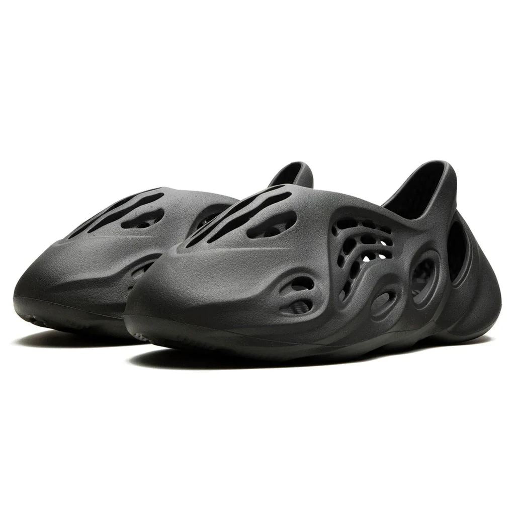 Yeezy Foam RNR Carbon