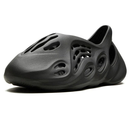 Yeezy Foam RNR Carbon