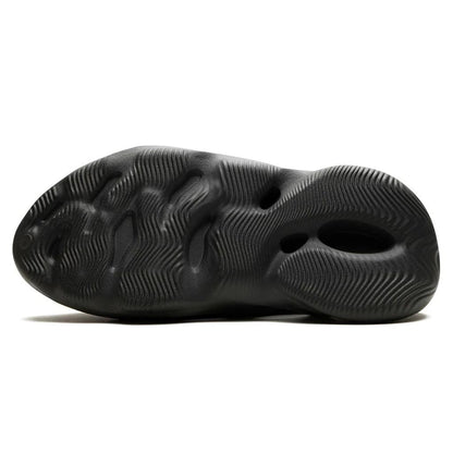 Yeezy Foam RNR Carbon