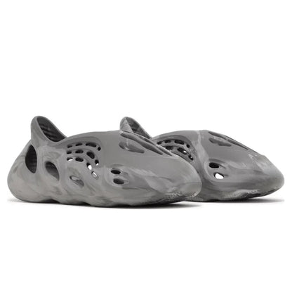 Yeezy Foam RNR MX Granite